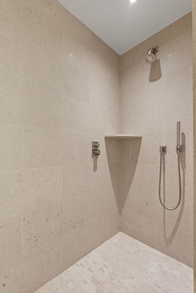 Building Photo - Park Lane Getaway by Gather: 2BR Oceanview...