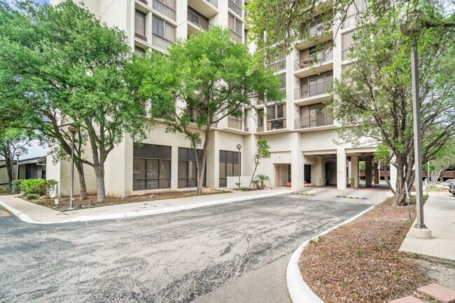 Building Photo - 7701 Wurzbach Rd