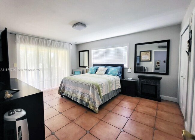 Building Photo - 8497 SW 137th Ave