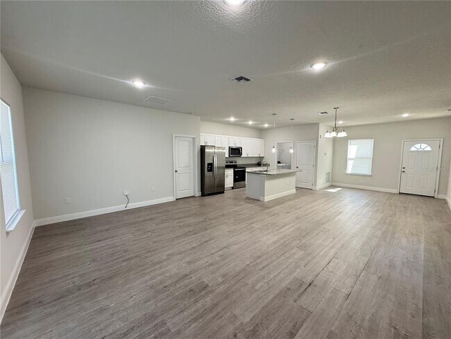 Building Photo - 1863 Manitoba Ct
