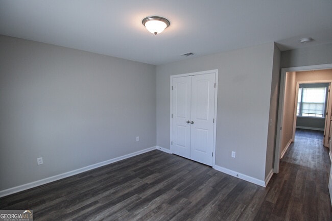 Building Photo - 202 Evans Ter