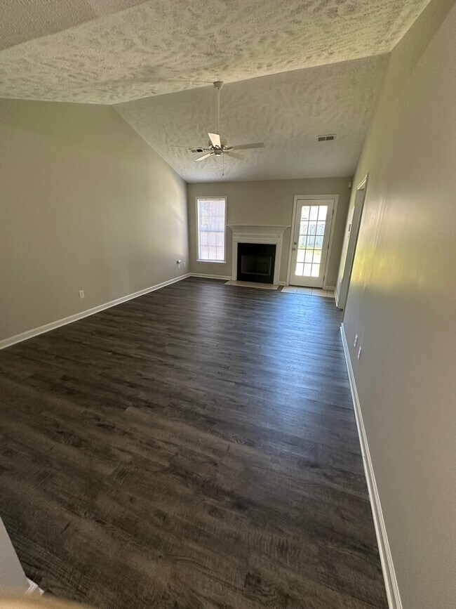 Building Photo - 3808 Raider Ct
