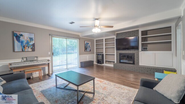 Building Photo - The Heart of Dunwoody