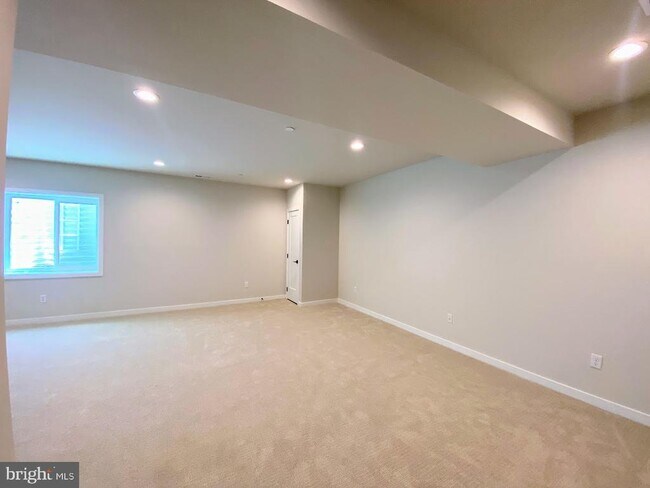 Building Photo - 408 HARTNUP St