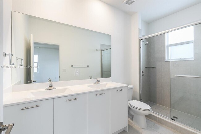 Building Photo - 2408 NW 131st Cir