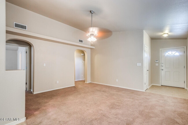 Building Photo - 7048 Copper Town Dr