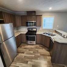 Building Photo - 2324 Birch St