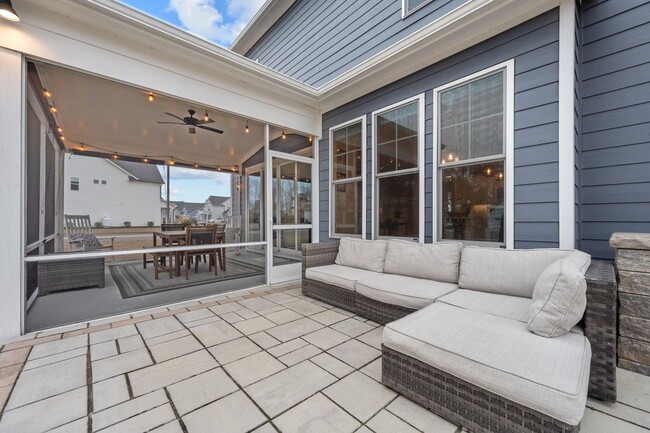 Building Photo - Exquisite 4 Bedroom/4 bath home in the Wyn...