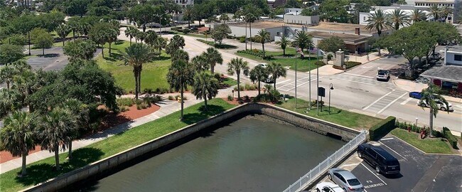 Building Photo - 101 N Riverside Dr