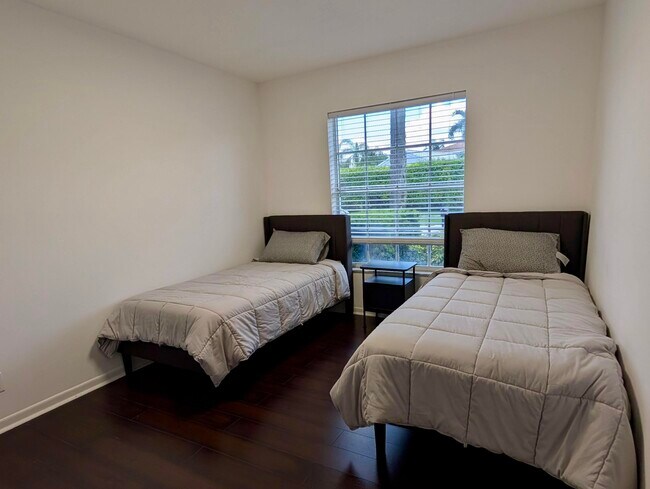 Building Photo - 9549 Aegean Dr