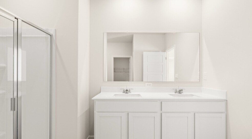 Building Photo - 163 Champlain Rd