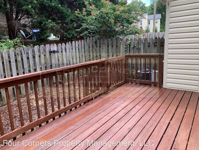 Building Photo - 2 br, 2.5 bath House - 3910 New Garden Park