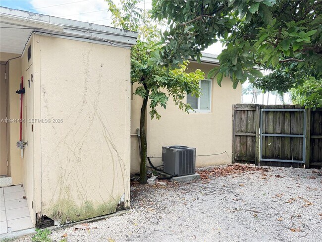 Building Photo - 5817 NW 37th St