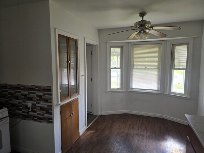 Building Photo - 15603 Lappin St