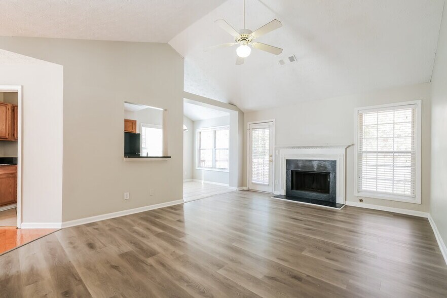 Building Photo - 579 Northfield Ct