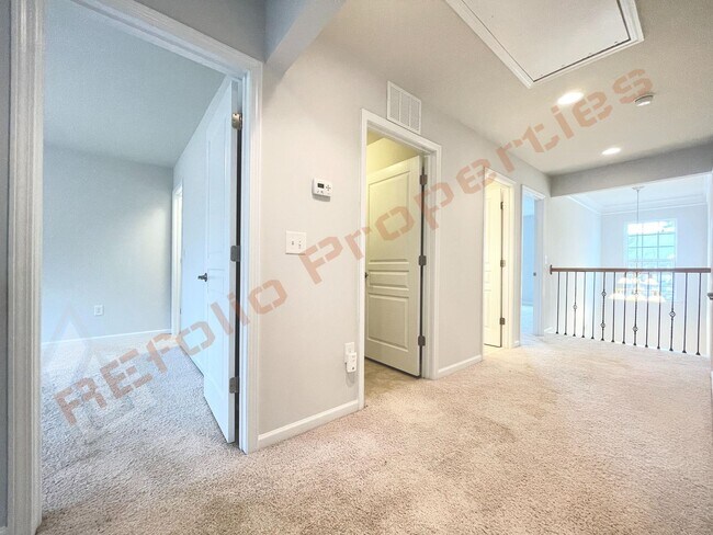 Building Photo - Elegant 4 bedroom Home w/ 1st Floor Office + Basement in Village Square @ Amberly, Cary, Availabl...