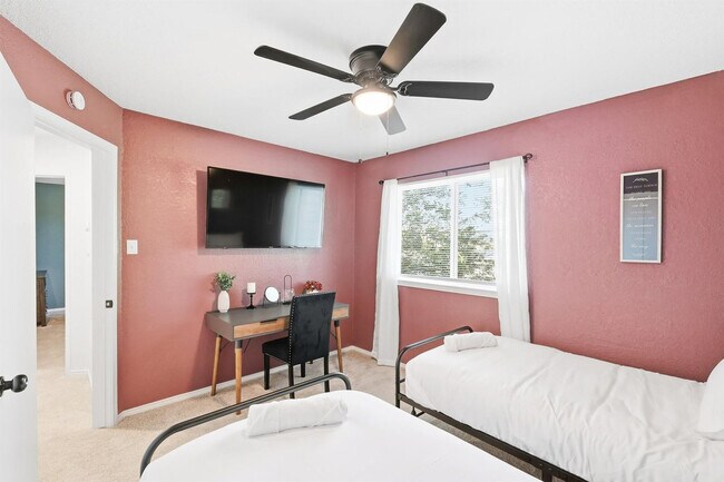 Building Photo - 2162 E Arkansas Ln