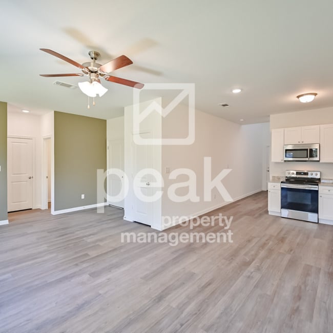 Building Photo - Just in time for SUMMER! Beautiful home re...