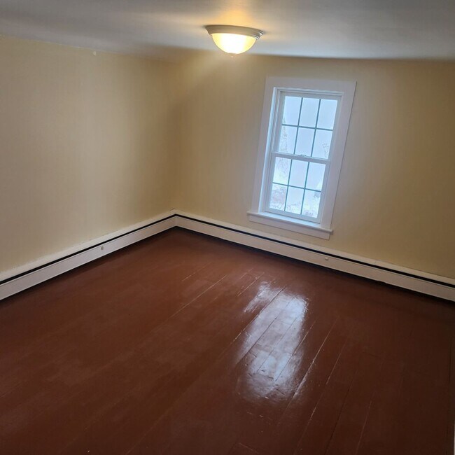 Building Photo - 4BR/1BA Home In East Haddam