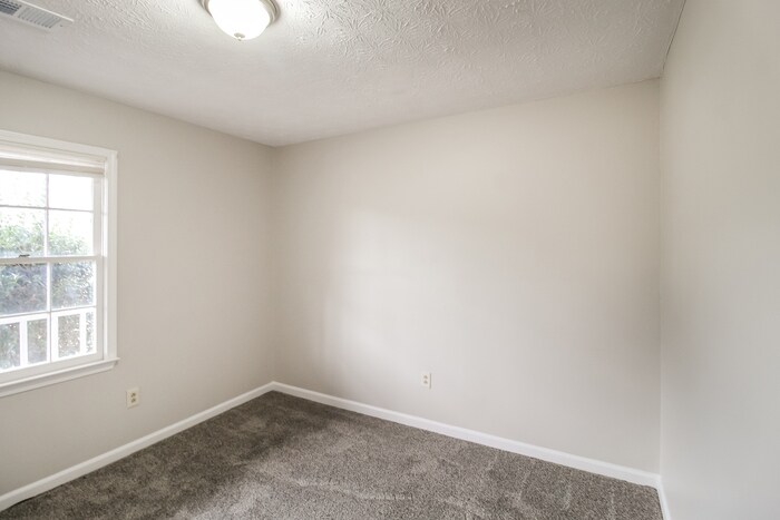 Building Photo - 107 Summerfield Dr