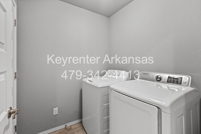 Building Photo - 1225 N Sicily Ln
