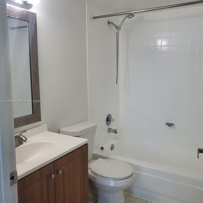 Building Photo - 850 N Miami Ave