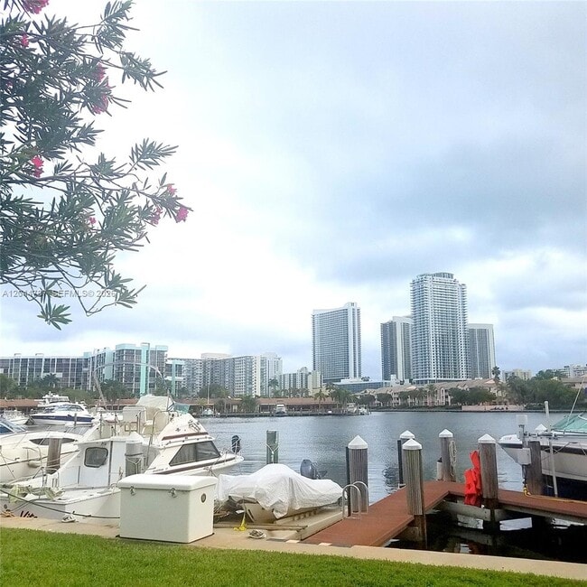 Building Photo - 600 Three Islands Boulevard
