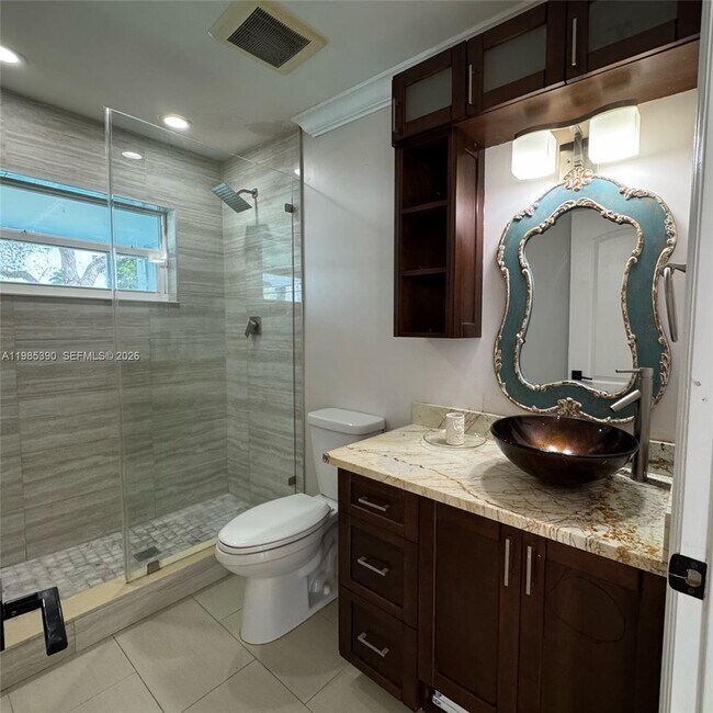 Building Photo - 4261 SW 22nd St