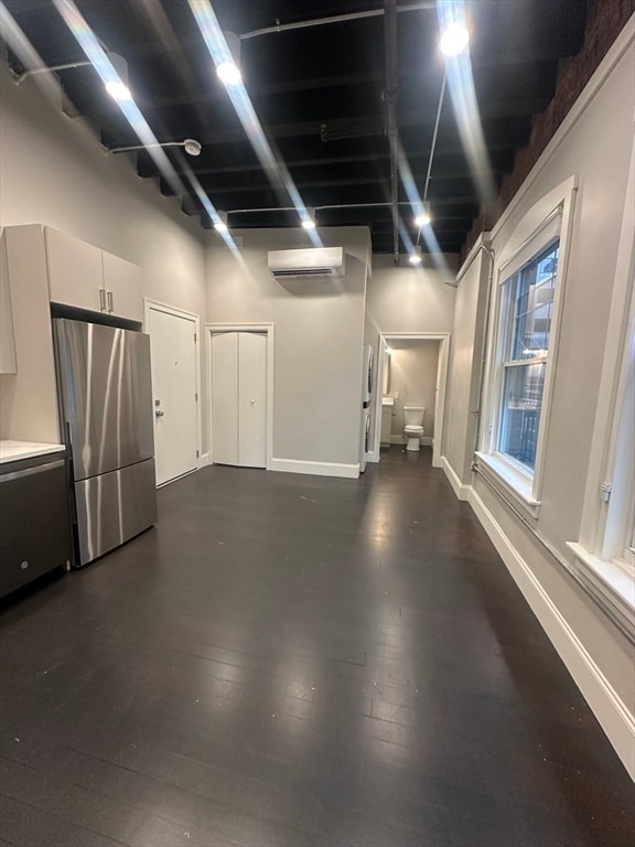 Building Photo - 281 Franklin St