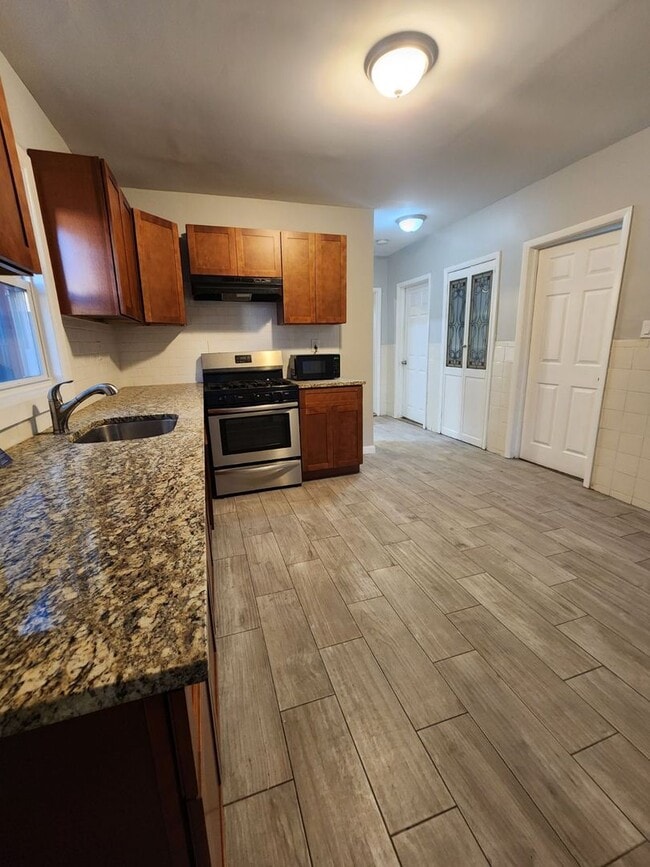 Building Photo - Joseph Gordon