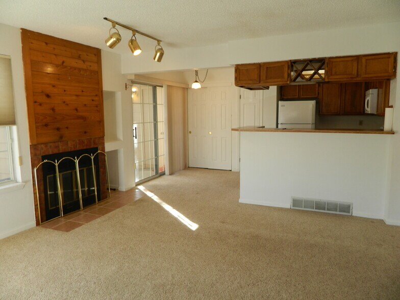 Building Photo - 6036 Gunbarrel Ave