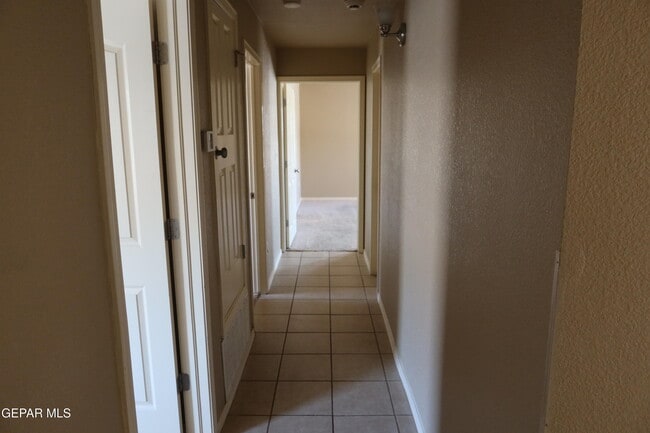 Building Photo - 14217 Otter Point Ct