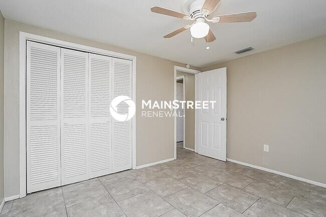 Building Photo - 2 Bedroom Pet-Friendly Home in Port Richey...