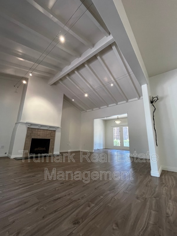 Building Photo - 4412 Indiana Ave
