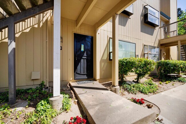 Building Photo - 2280 Hurley Way