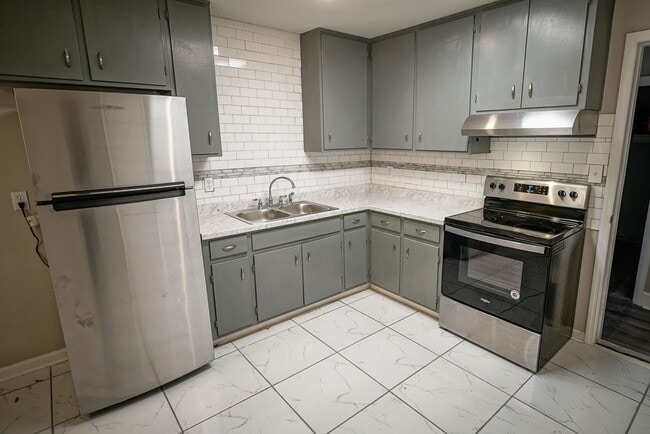 Building Photo - 8407 Lenova Ln