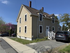 Building Photo - 63 Holland St