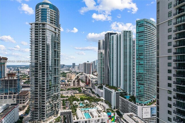 Building Photo - 159 NE 6th St