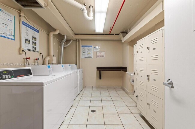 Building Photo - 5701 Collins Ave