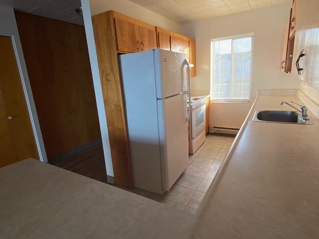Kitchen - 2700 Alki Ave SW