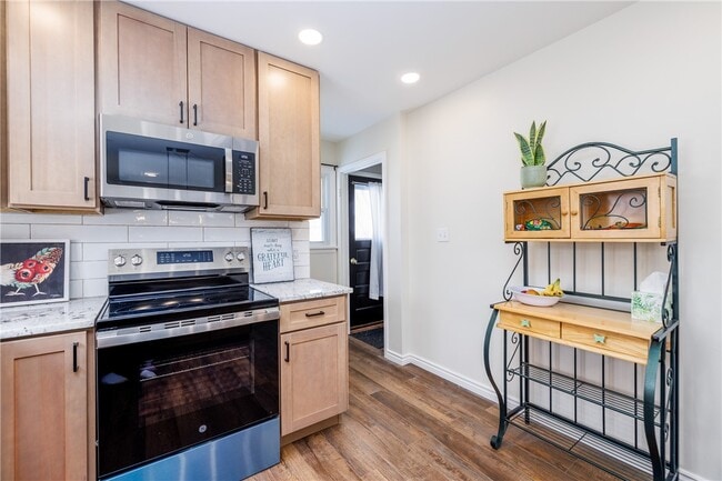 Building Photo - 207 W Ivy St