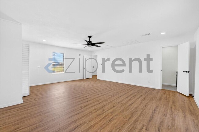 Building Photo - 2404 TX-289