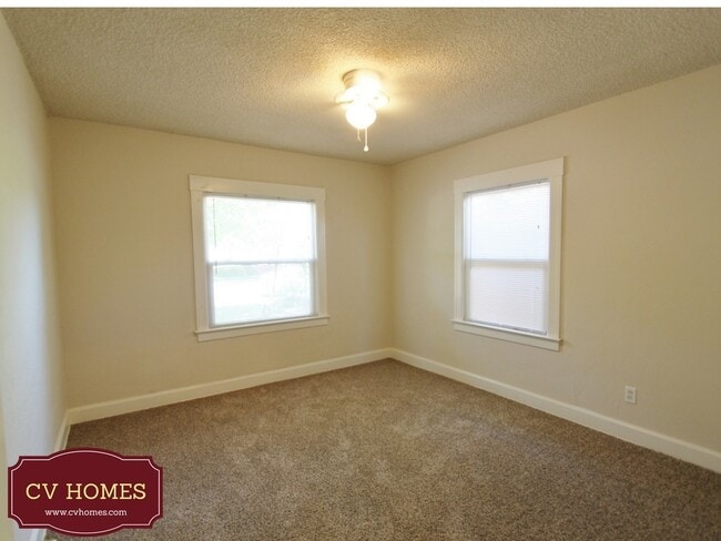 Building Photo - 980 N Broadway St