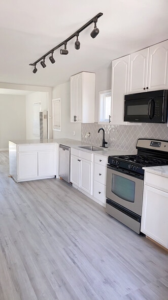 Building Photo - 25612 Lucille Ave