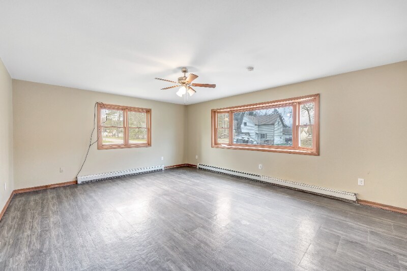 Building Photo - 105 N Metonga Ave