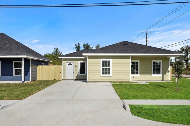 Building Photo - 3603 Fidelity St