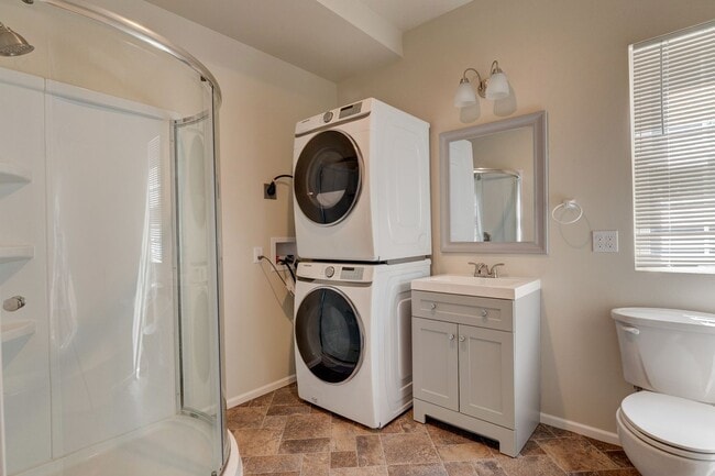 Building Photo - 811 W Patmore Rd