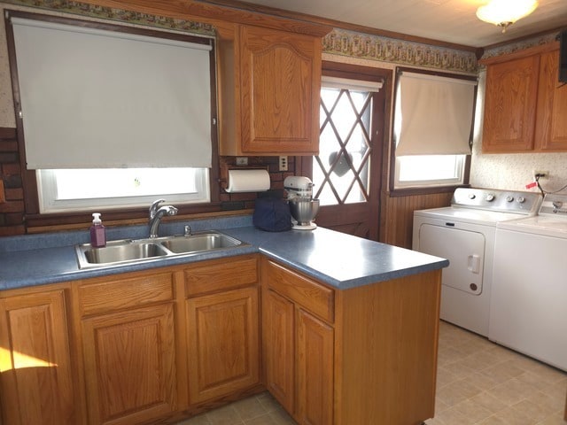 Building Photo - 17053 Lorenz Ave