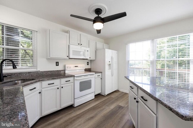 Building Photo - 112 Whistling Swan Ln