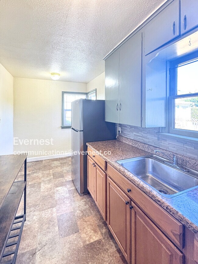 Building Photo - 509 3rd St SW